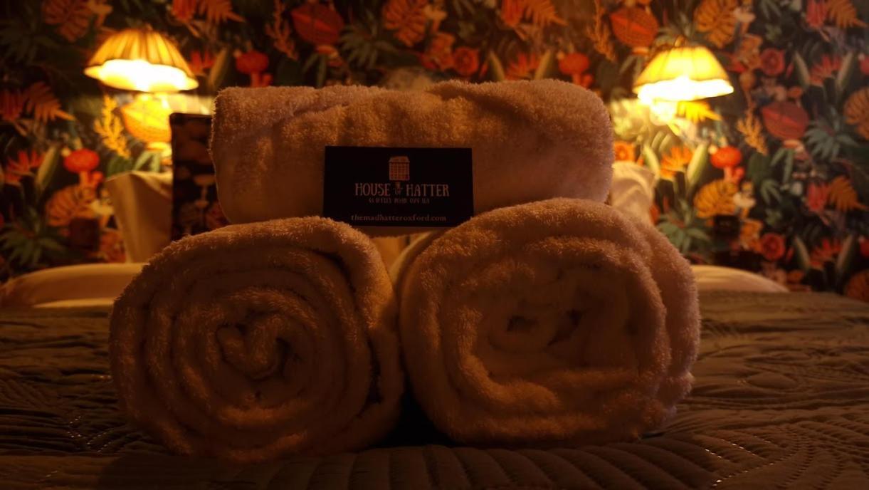The Mad Hatter's Guestrooms * Oxford