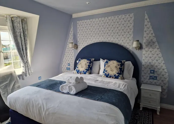 The Mad Hatter\'S Guestrooms